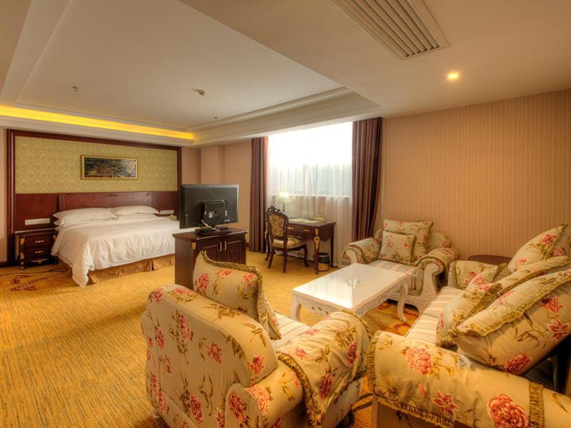 โรงแรมเวียนนา เซี่ยงไฮ้ ซงเจียง แฮปปี้ แวลเลย์ Songjiang ภายนอก รูปภาพ